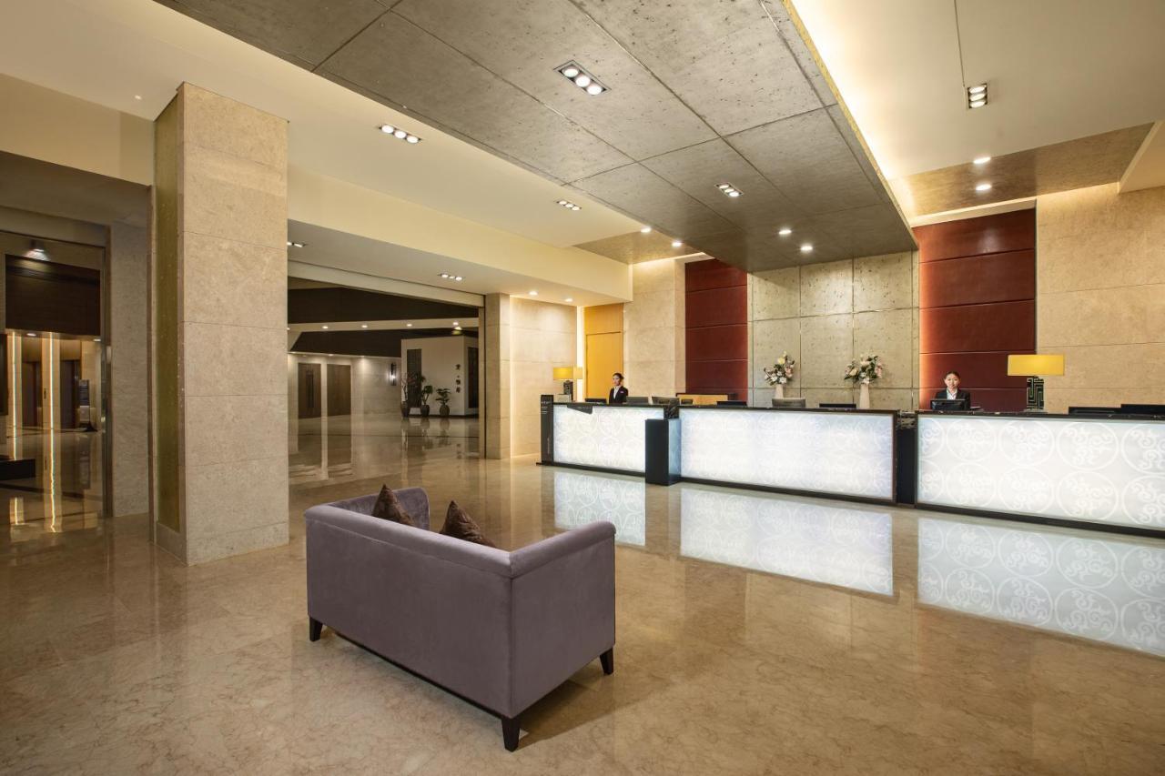 Crowne Plaza Shanghai Xiayang Lake By Ihg Qingpu Exteriör bild