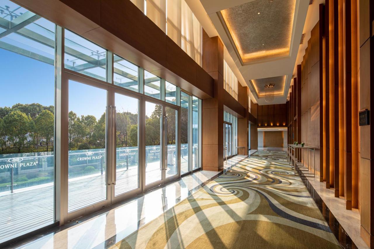 Crowne Plaza Shanghai Xiayang Lake By Ihg Qingpu Exteriör bild